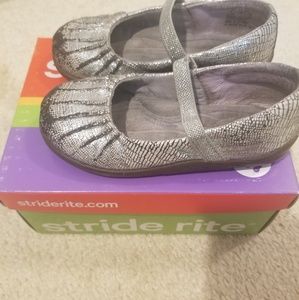 girls stride rite silver cassie size 7.5*pre-owned